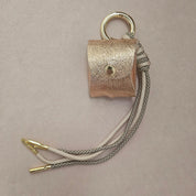 Bijou de sac, porte écouteur cuir